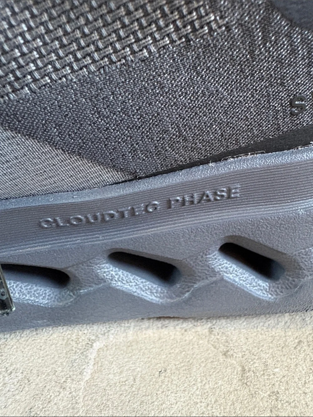 On Cloudsurfer Next men’s trainer running shoes sz  11 in black/grey